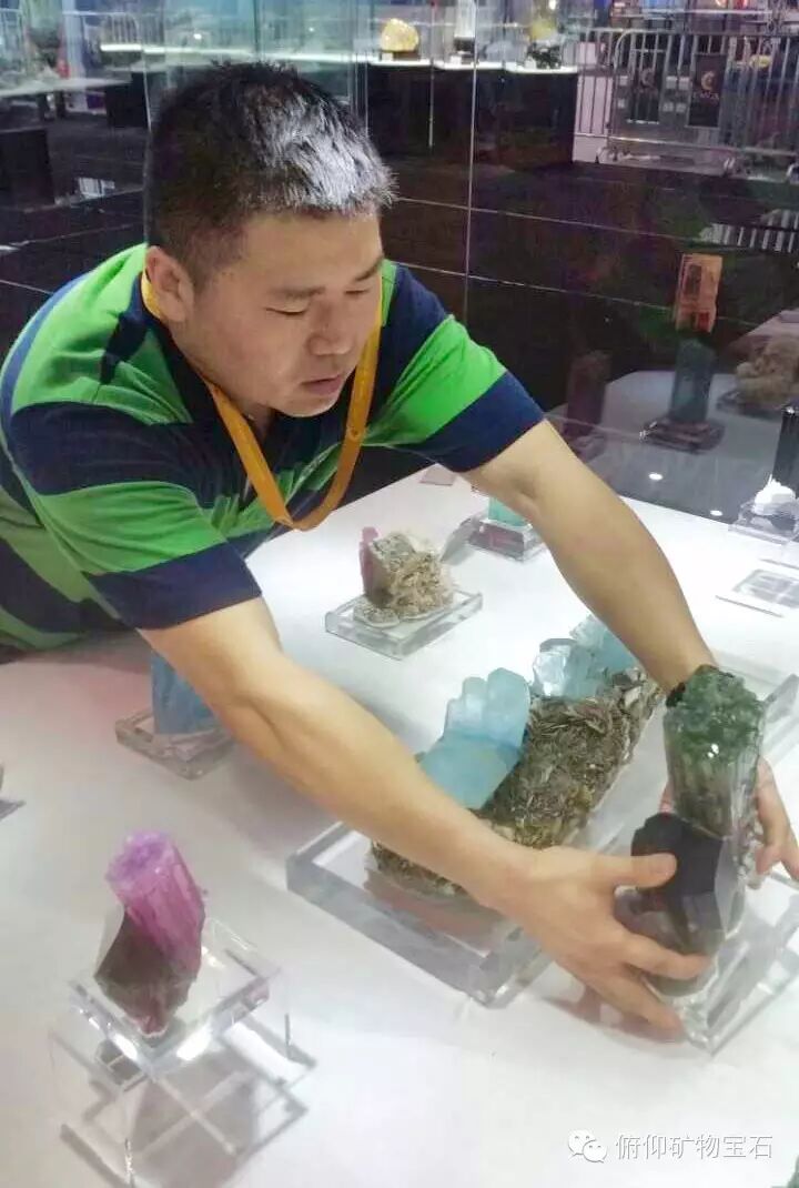 China (Hunan) International Mineral & Gem Show Opens in Chenzhou